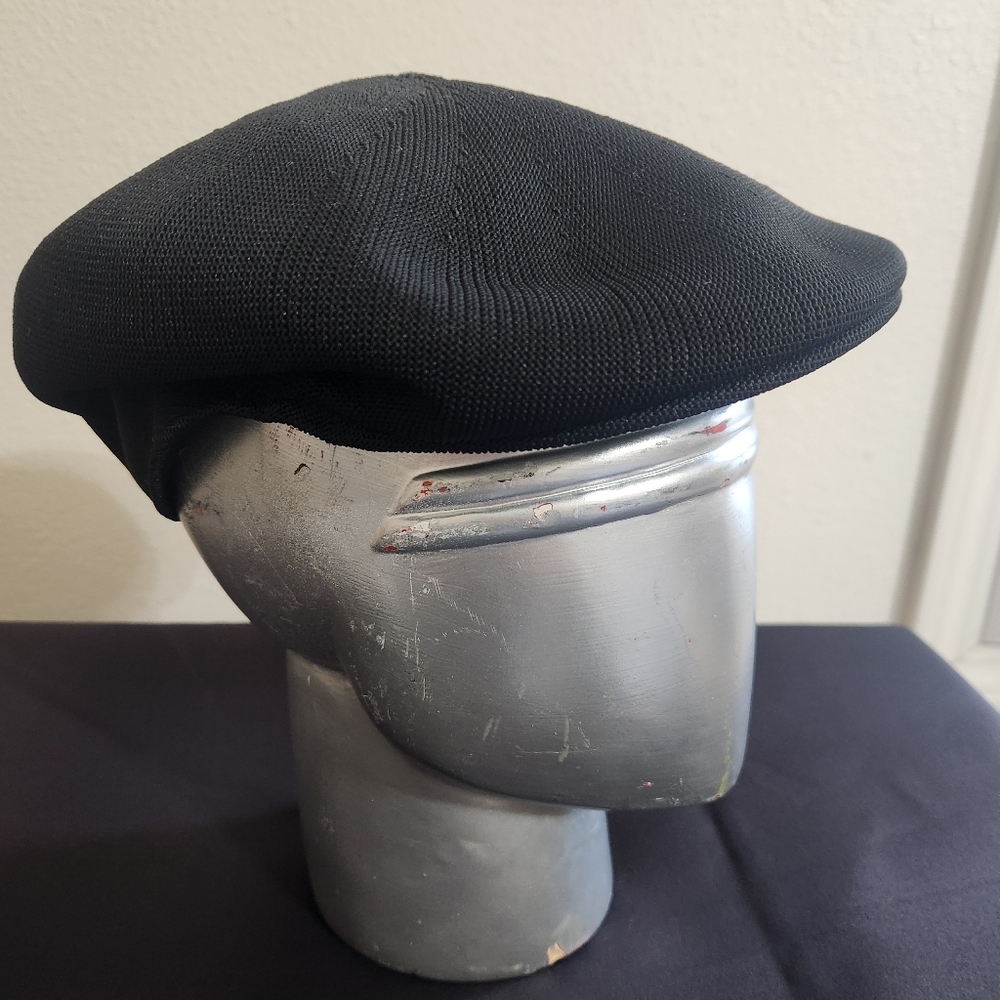 Urban Golf WearStylish Black Flat Beret